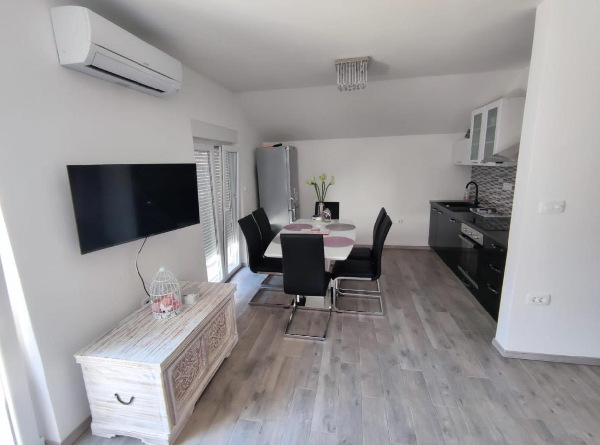 Apartmani Vuckovic Vodice Exterior photo